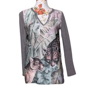 Akemi + Kin Sz XS OS Anthropologie Fauna Leopard Jungle Print Henley Top Animal